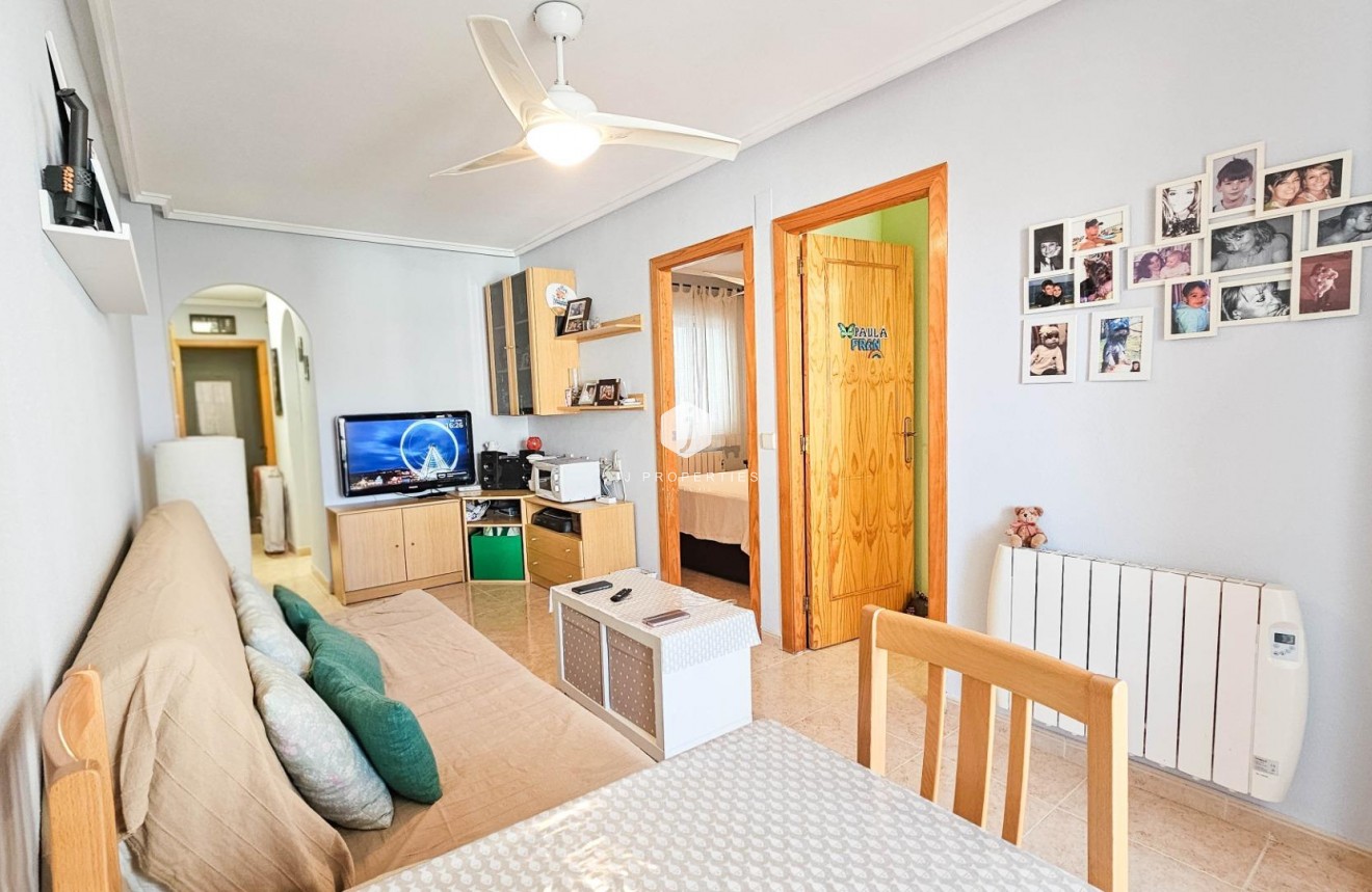 Resale - Apartment / flat -
Torrevieja - Centro