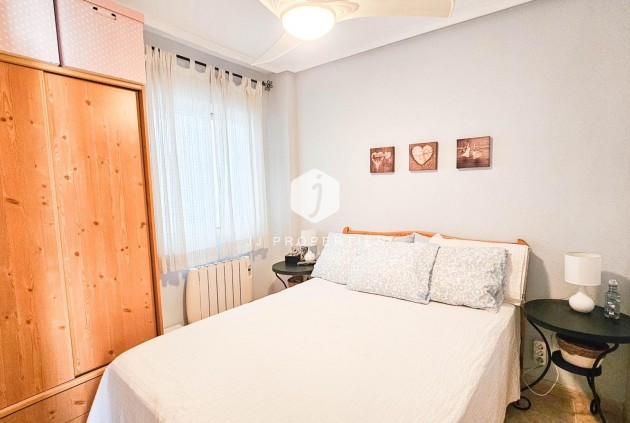 Resale - Apartment / flat -
Torrevieja - Centro