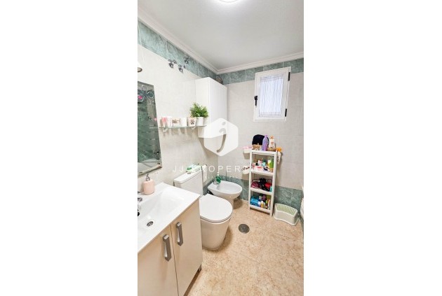 Resale - Apartment / flat -
Torrevieja - Centro