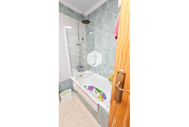 Resale - Apartment / flat -
Torrevieja - Centro