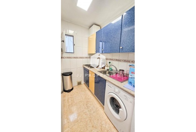 Resale - Apartment / flat -
Torrevieja - Centro
