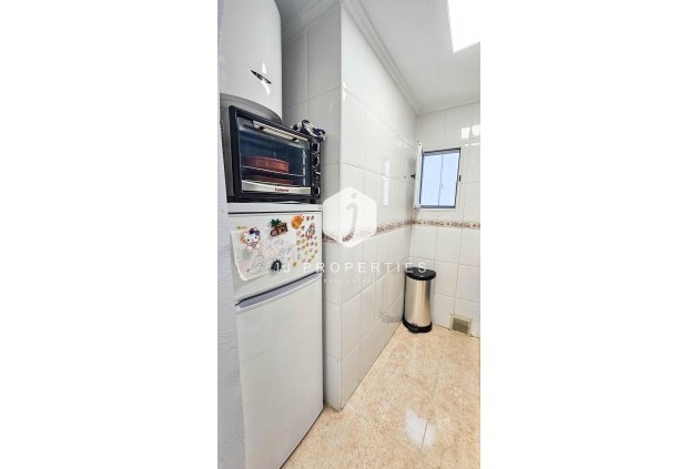 Resale - Apartment / flat -
Torrevieja - Centro