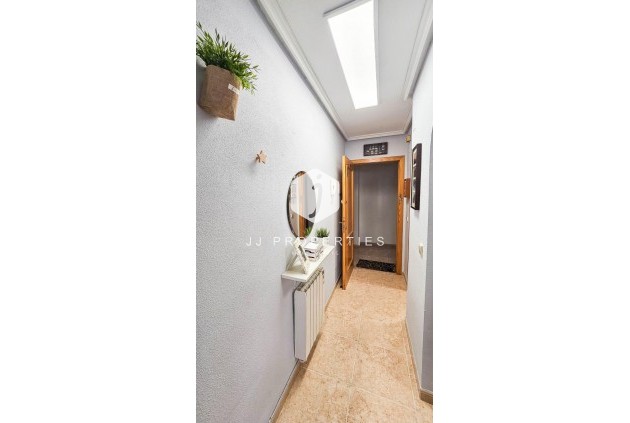 Resale - Apartment / flat -
Torrevieja - Centro
