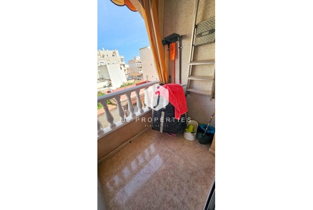 Resale - Apartment / flat -
Torrevieja - Centro
