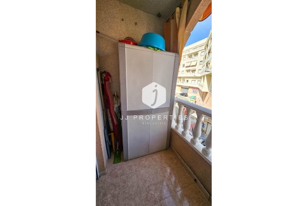 Resale - Apartment / flat -
Torrevieja - Centro