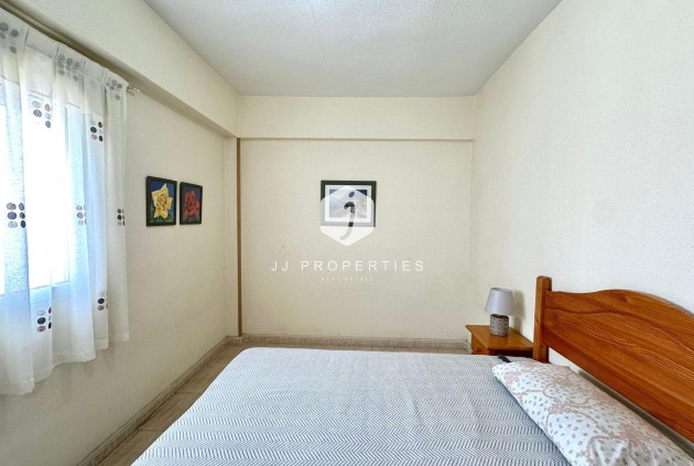 Z drugiej ręki - Mieszkanie w bloku -
Torrevieja - Estacion de autobuses