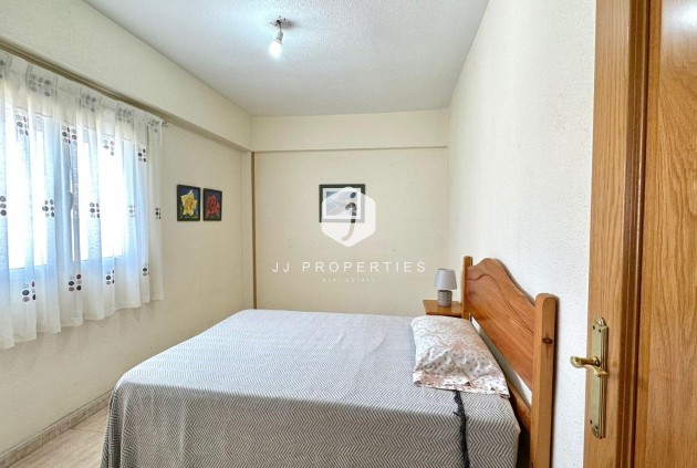 Z drugiej ręki - Mieszkanie w bloku -
Torrevieja - Estacion de autobuses