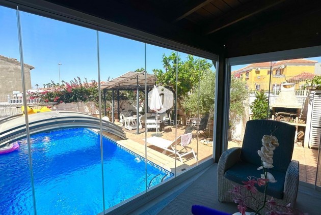 Resale - Villa -
Orihuela Costa - La Regia