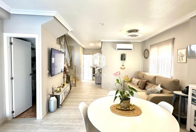 Resale - Villa -
Orihuela Costa - La Regia