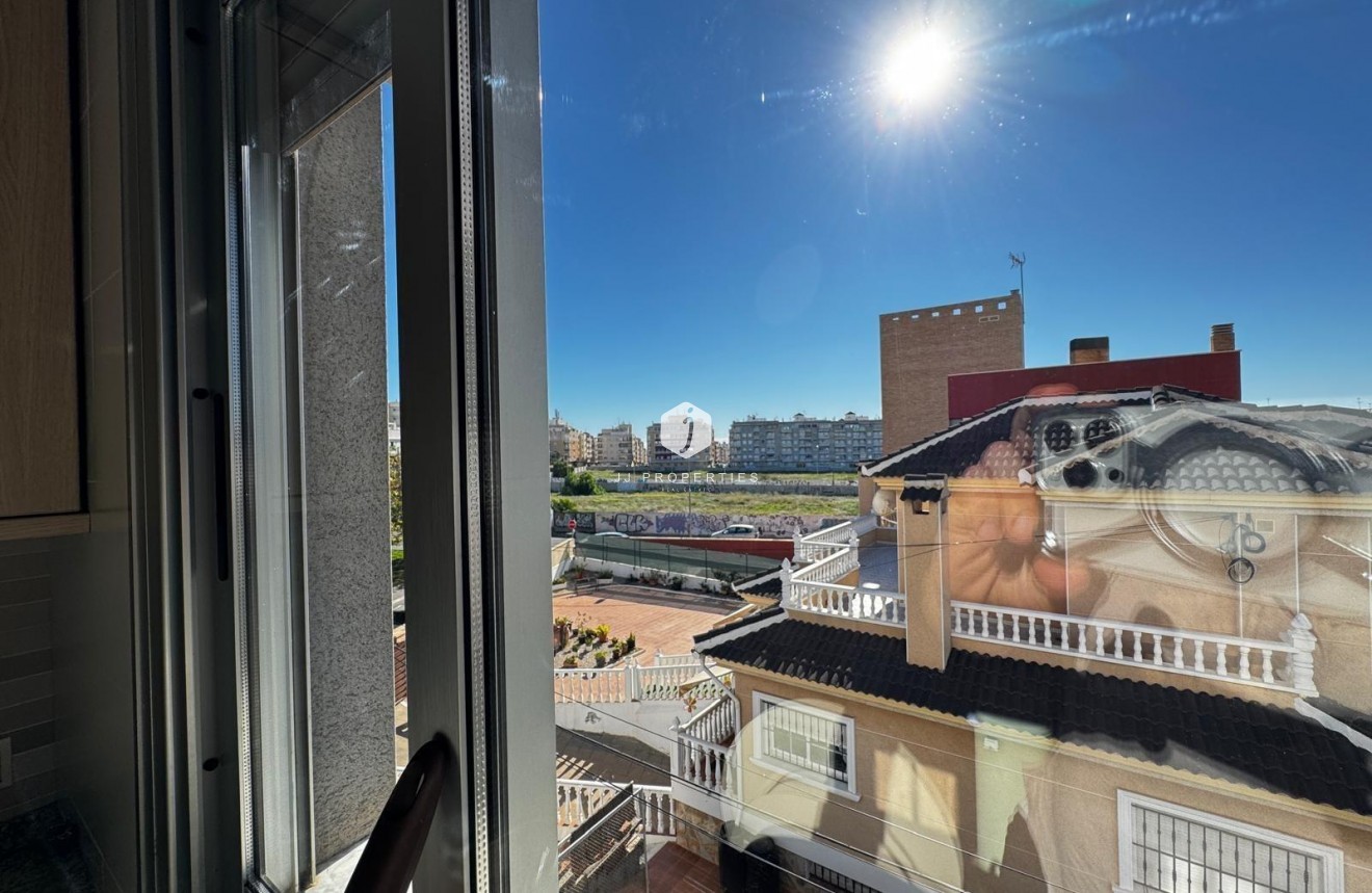 Aus zweiter Hand - Wohnung -
Torrevieja - Playa del Cura