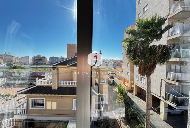 Aus zweiter Hand - Wohnung -
Torrevieja - Playa del Cura