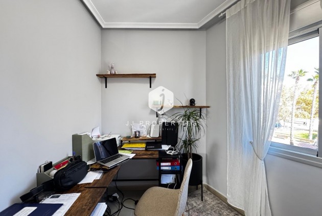 Aus zweiter Hand - Wohnung -
Torrevieja - Playa del Cura