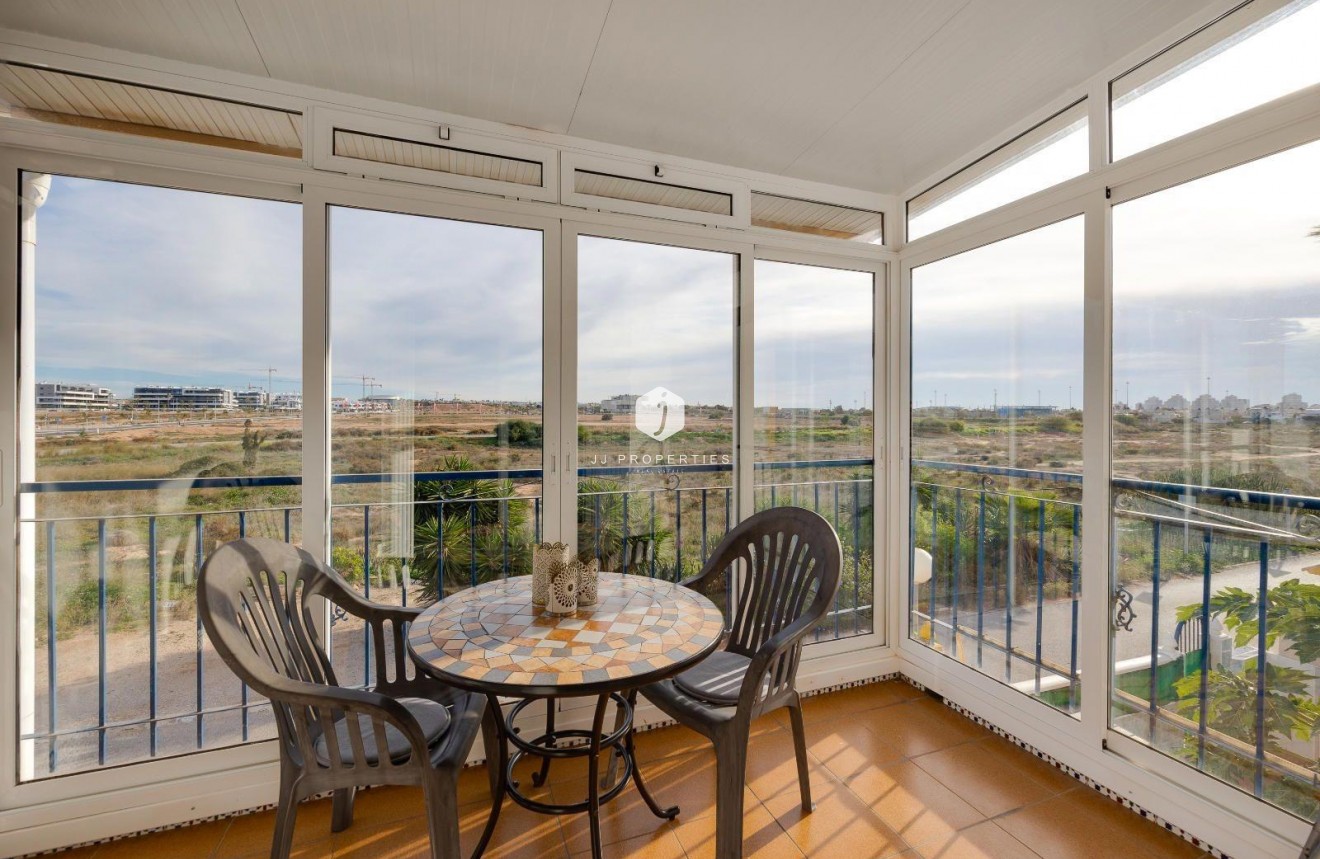 Tweedehands - Bungalow -
Torrevieja - La Siesta - El Salado - Torreta