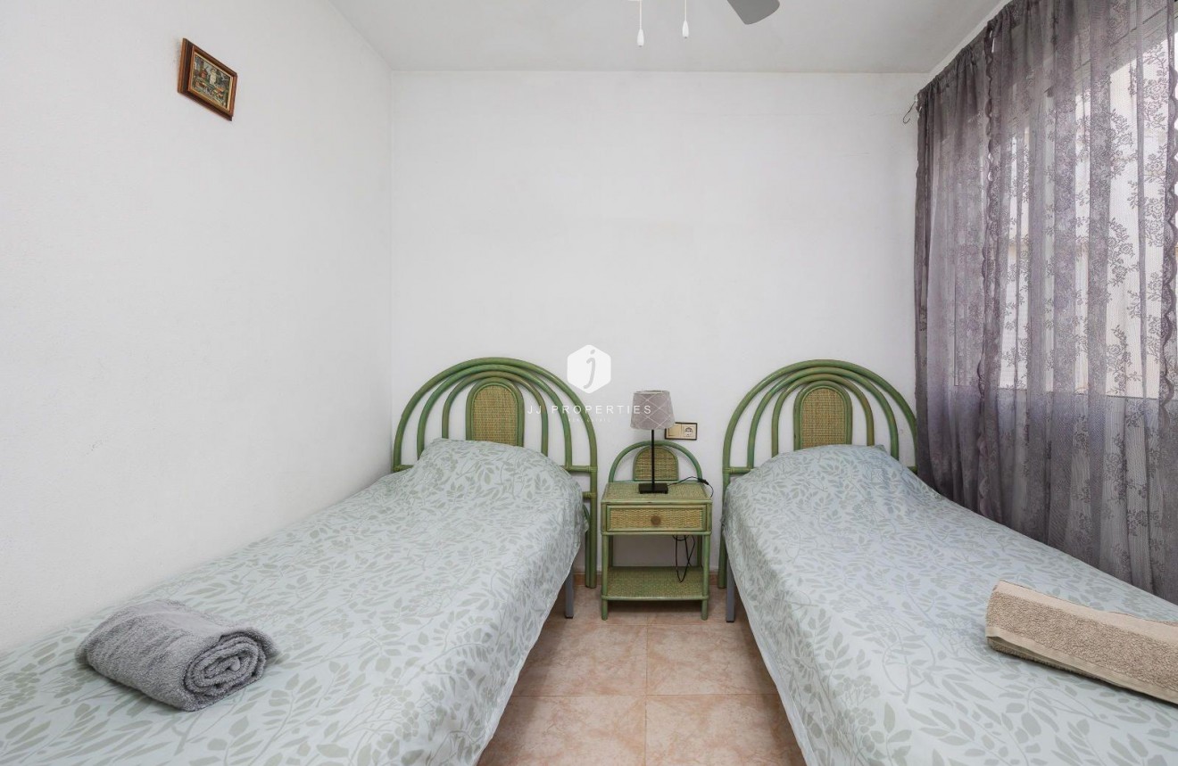 Tweedehands - Bungalow -
Torrevieja - La Siesta - El Salado - Torreta