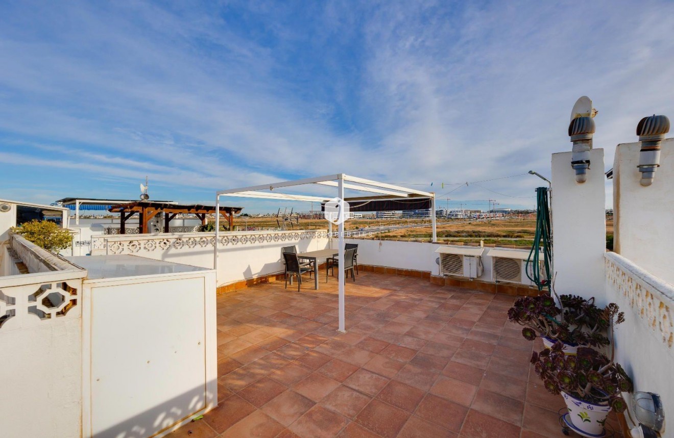 Tweedehands - Bungalow -
Torrevieja - La Siesta - El Salado - Torreta