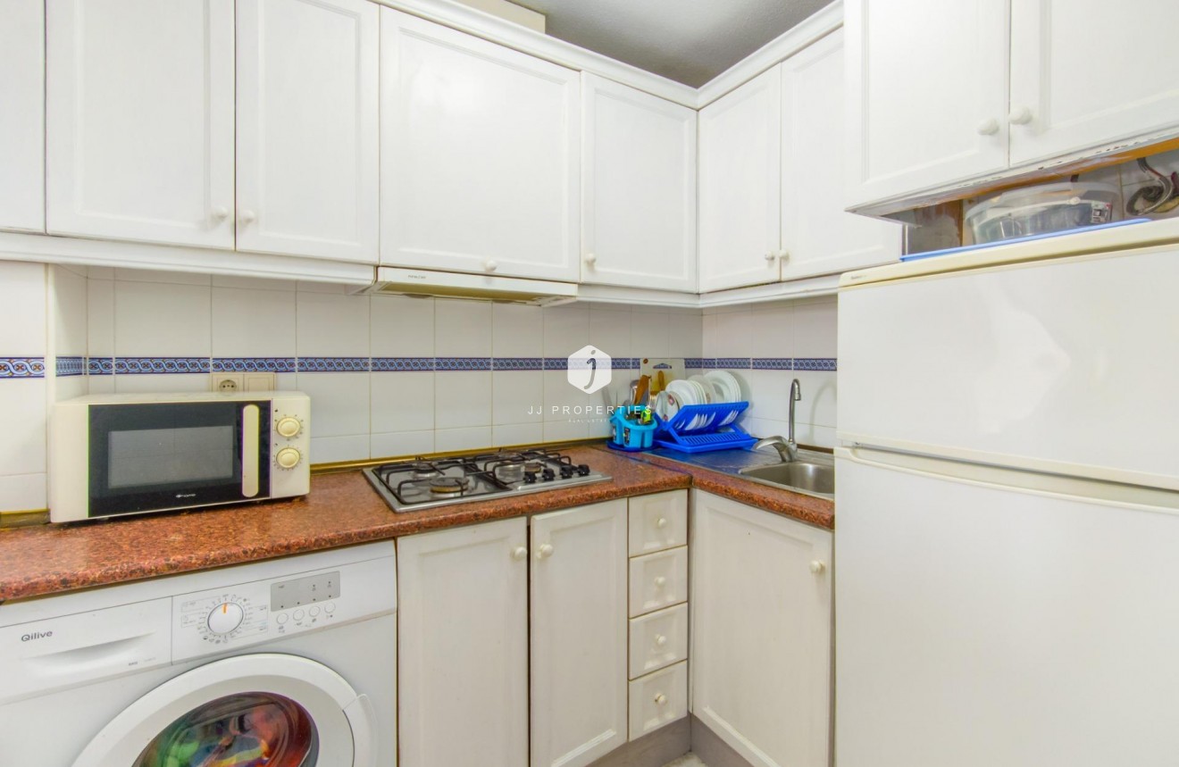 Tweedehands - Appartement / flat -
Torrevieja - Estacion de autobuses