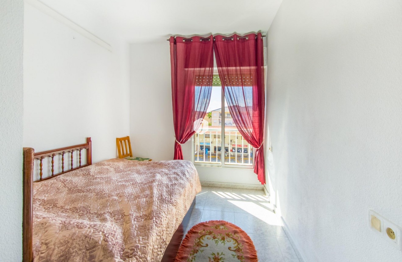 Tweedehands - Appartement / flat -
Torrevieja - Estacion de autobuses