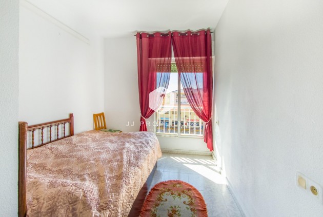 Tweedehands - Appartement / flat -
Torrevieja - Estacion de autobuses