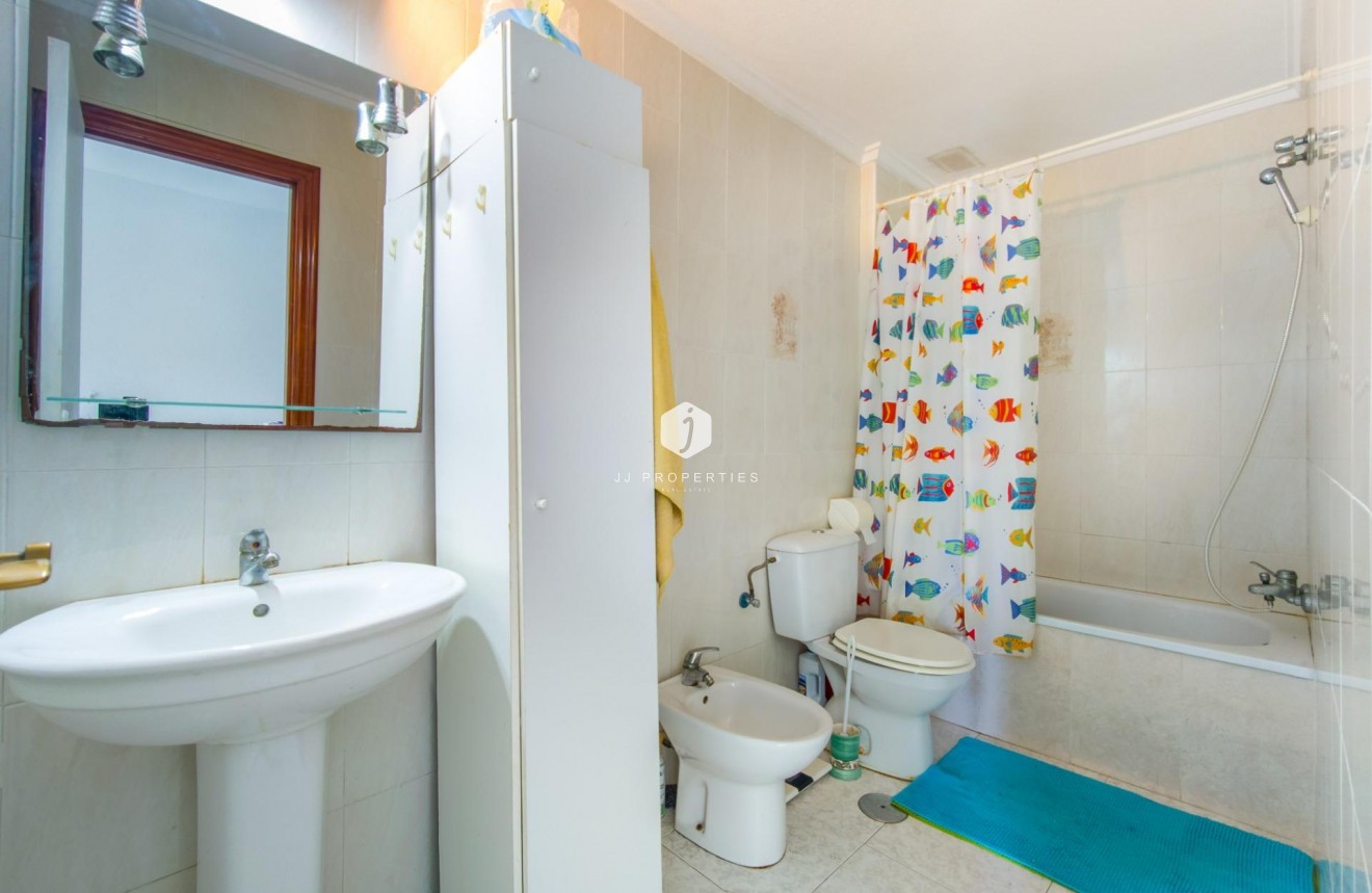 Tweedehands - Appartement / flat -
Torrevieja - Estacion de autobuses