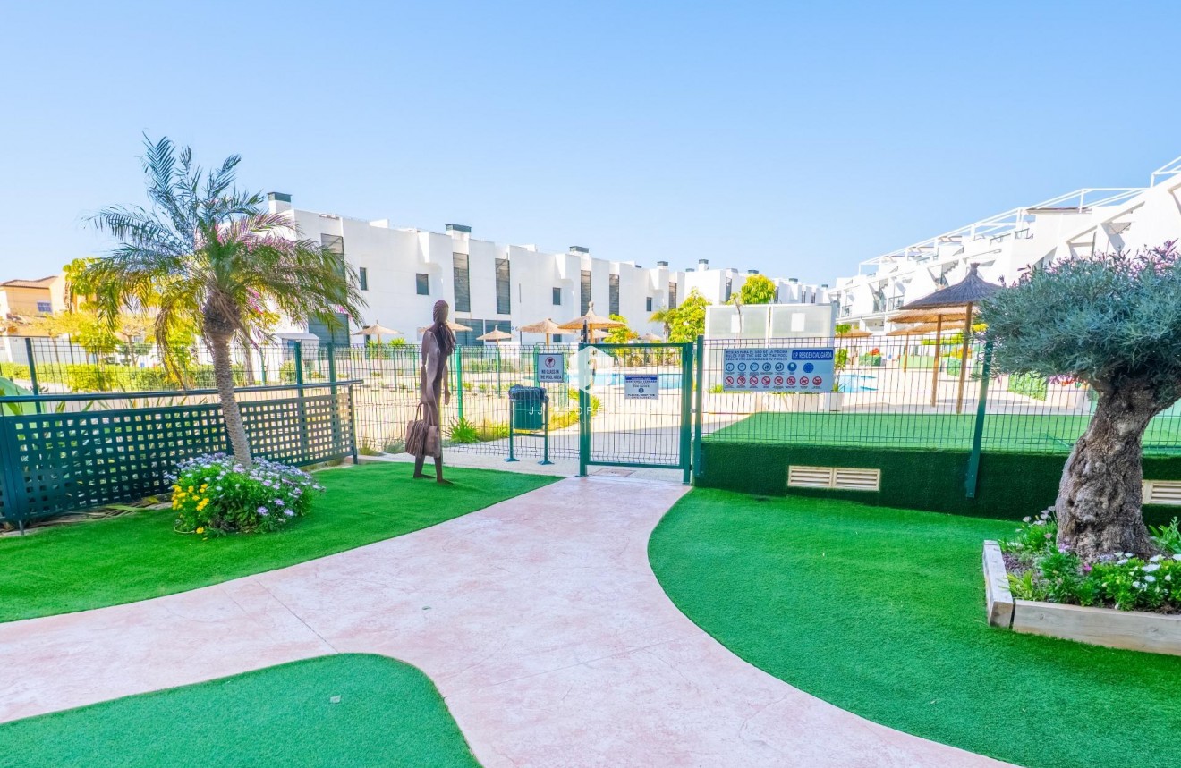 Resale - Apartment / flat -
Orihuela Costa - Mil Palmeras