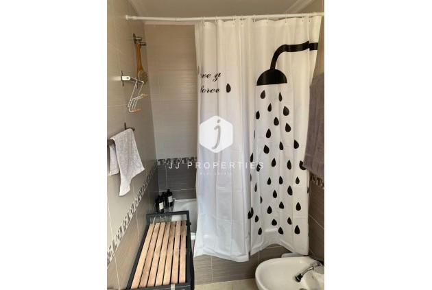 Segunda mano - Apartamento / piso -
Torrevieja