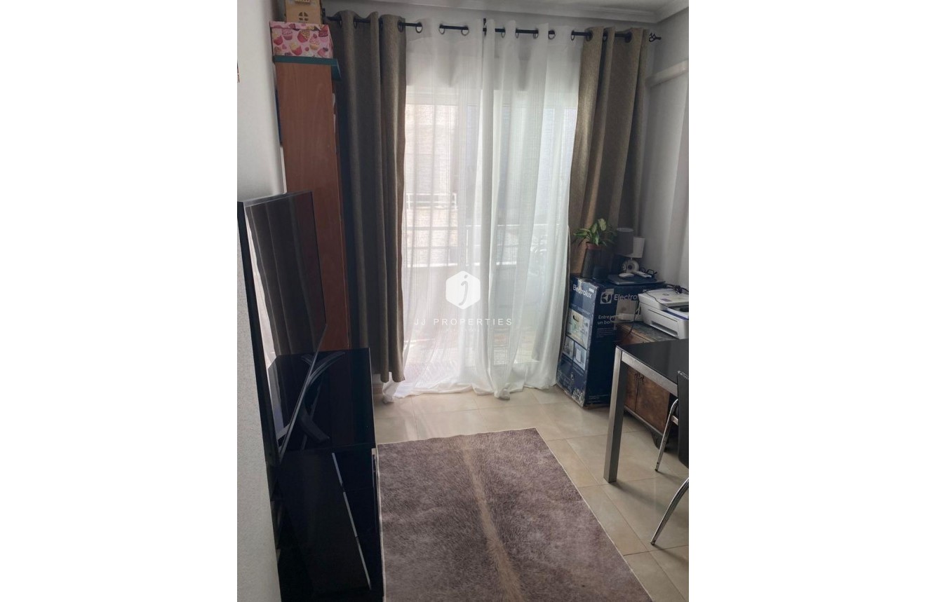 Segunda mano - Apartamento / piso -
Torrevieja