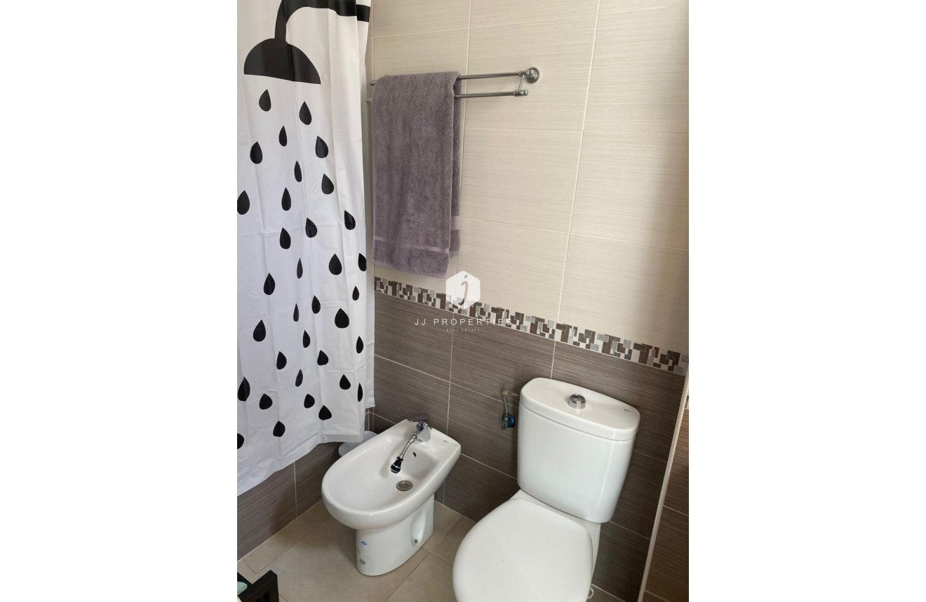 Segunda mano - Apartamento / piso -
Torrevieja