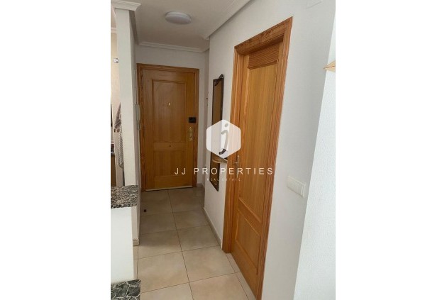 Segunda mano - Apartamento / piso -
Torrevieja