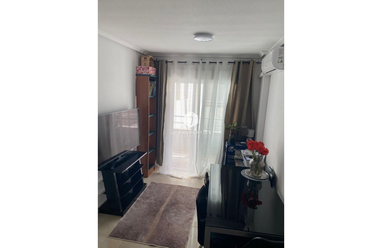 Segunda mano - Apartamento / piso -
Torrevieja