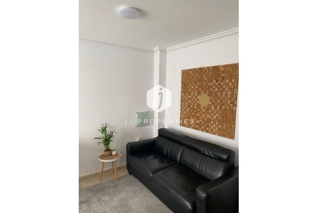 Segunda mano - Apartamento / piso -
Torrevieja