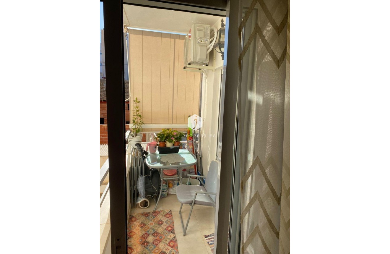 Segunda mano - Apartamento / piso -
Torrevieja