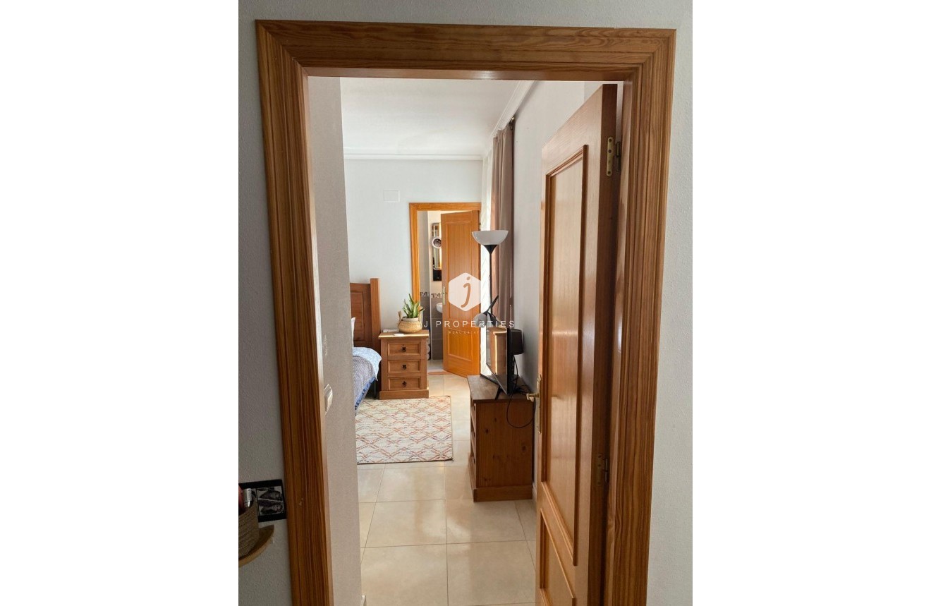 Segunda mano - Apartamento / piso -
Torrevieja