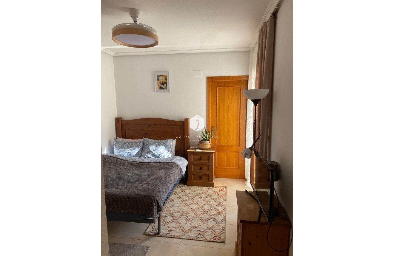 Segunda mano - Apartamento / piso -
Torrevieja