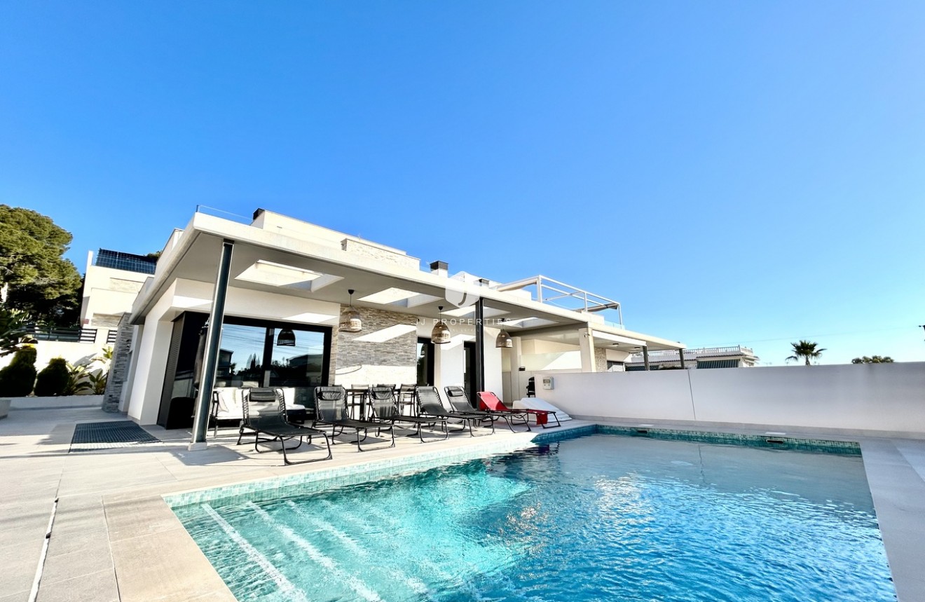 Resale - Villa -
Los Balcones - Costa Blanca