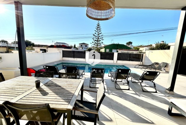 Resale - Villa -
Los Balcones - Costa Blanca