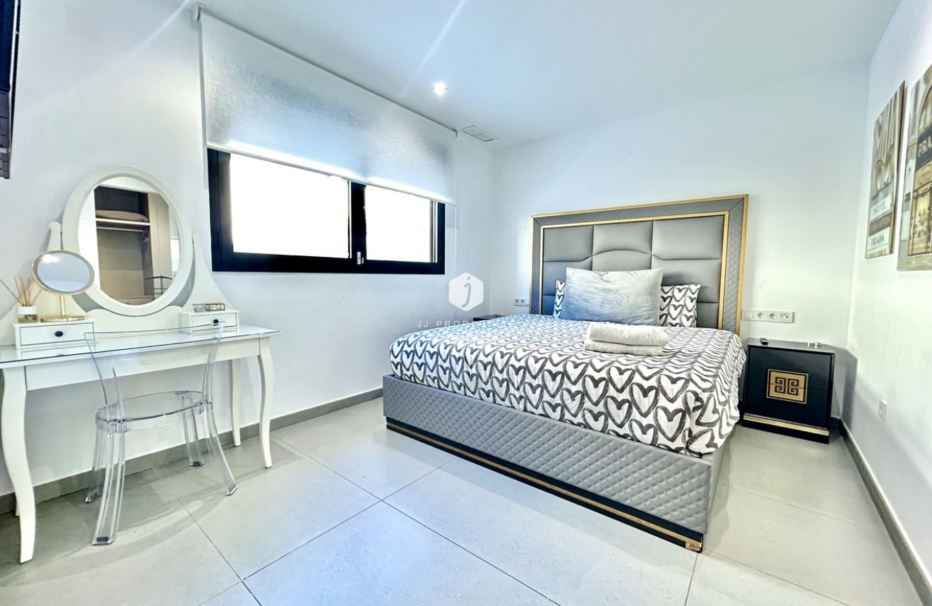 Resale - Villa -
Los Balcones - Costa Blanca