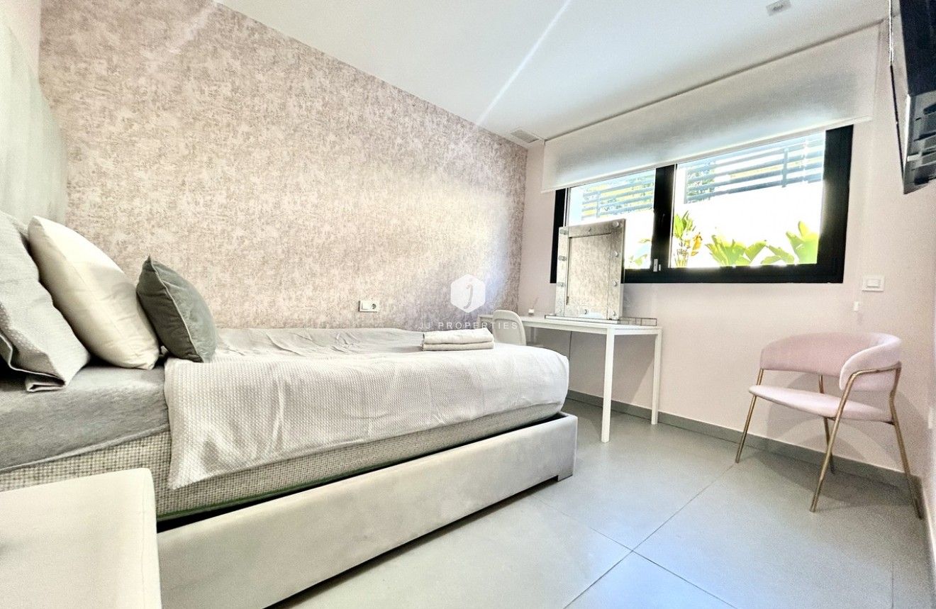 Resale - Villa -
Los Balcones - Costa Blanca