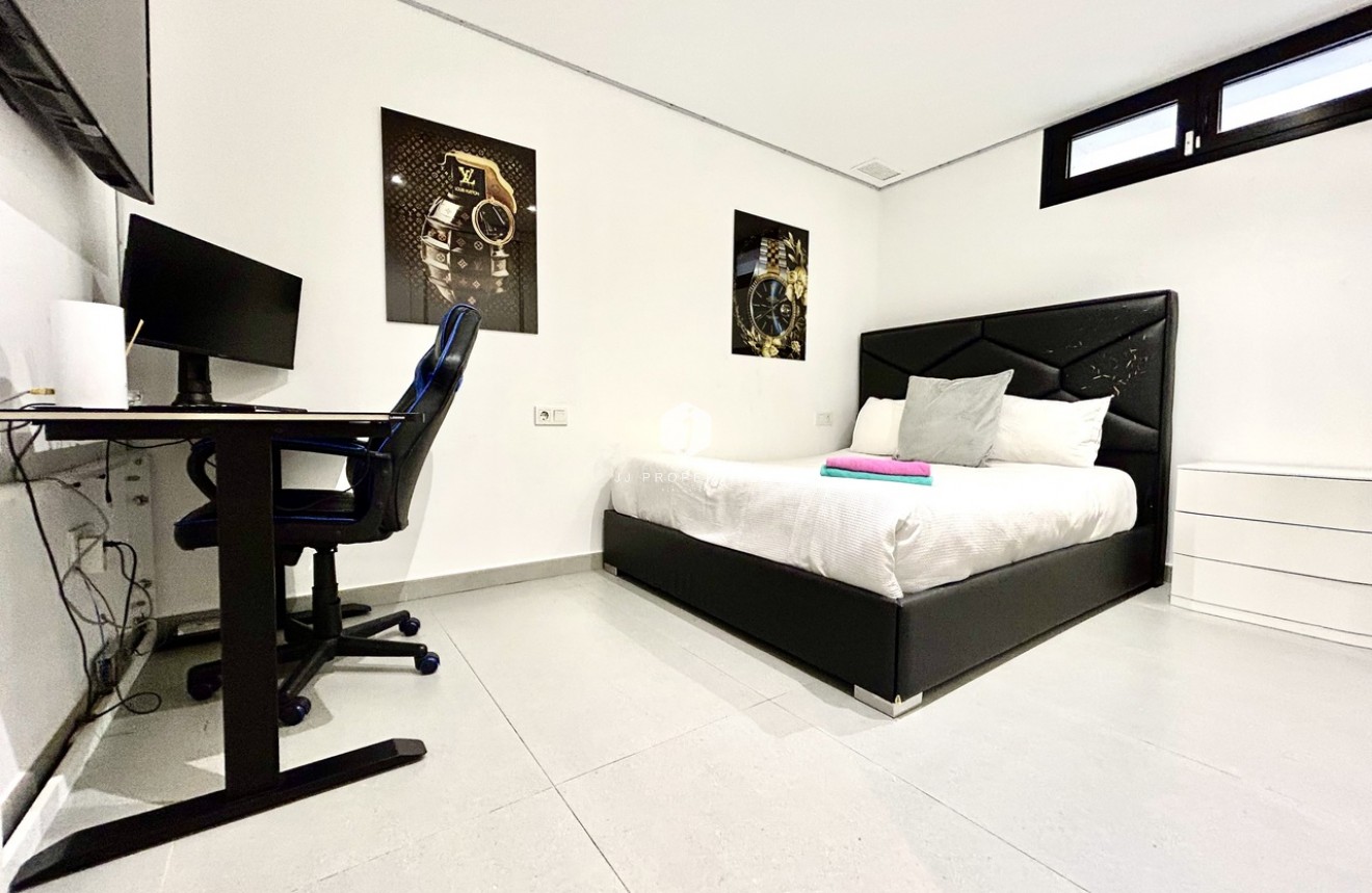 Resale - Villa -
Los Balcones - Costa Blanca