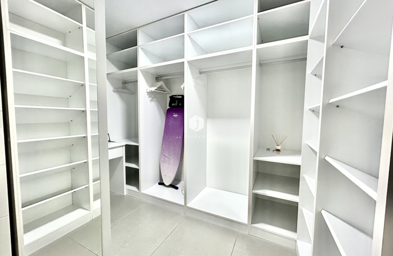 Resale - Villa -
Los Balcones - Costa Blanca