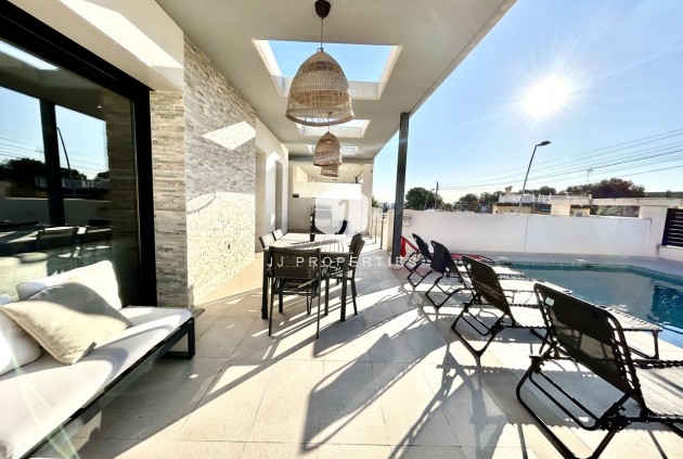 Resale - Villa -
Los Balcones - Costa Blanca