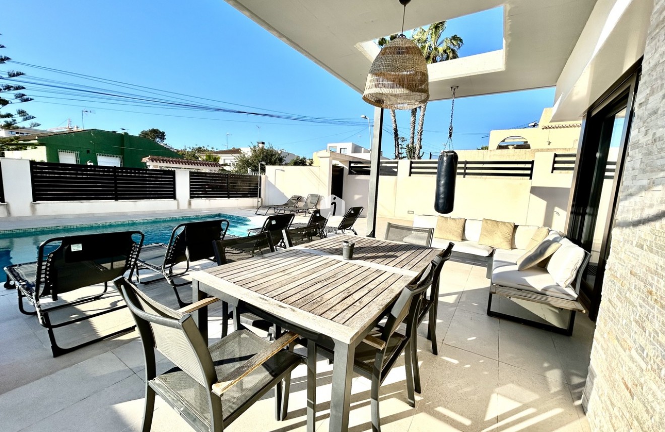 Resale - Villa -
Los Balcones - Costa Blanca