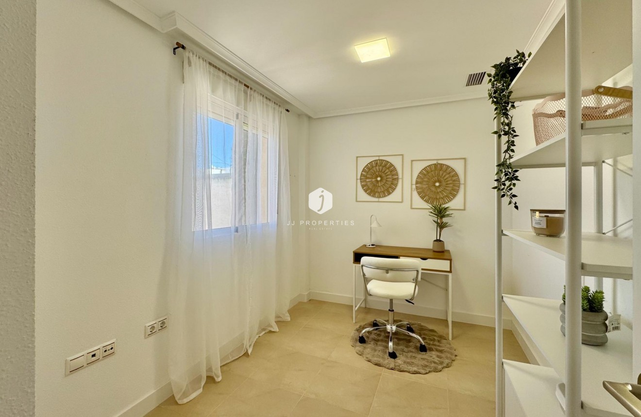 D'occasion - Appartement -
Torrevieja - PARQUE DE LAS NACIONES