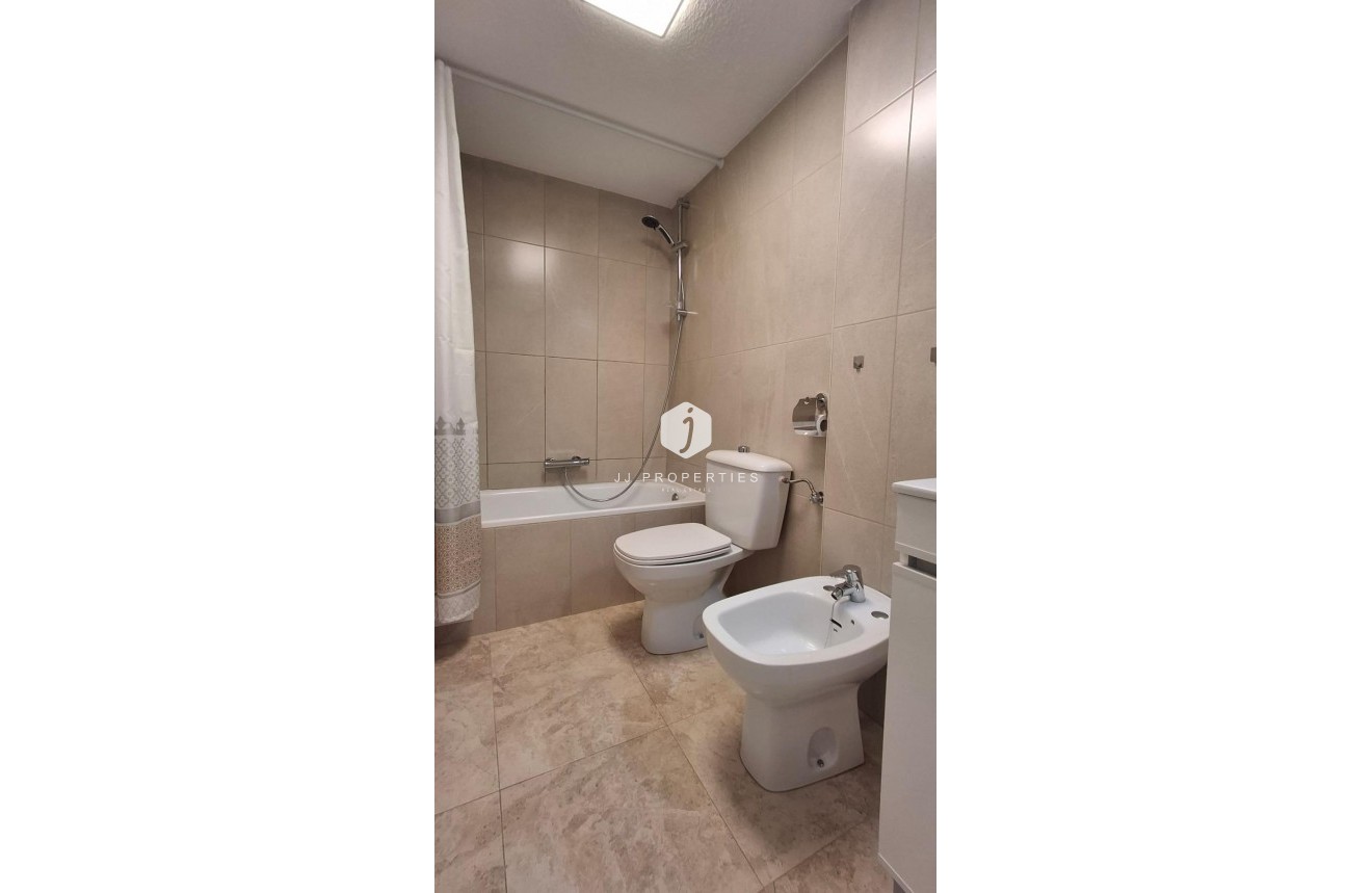 Aus zweiter Hand - Wohnung -
Torrevieja - La Mata Pueblo