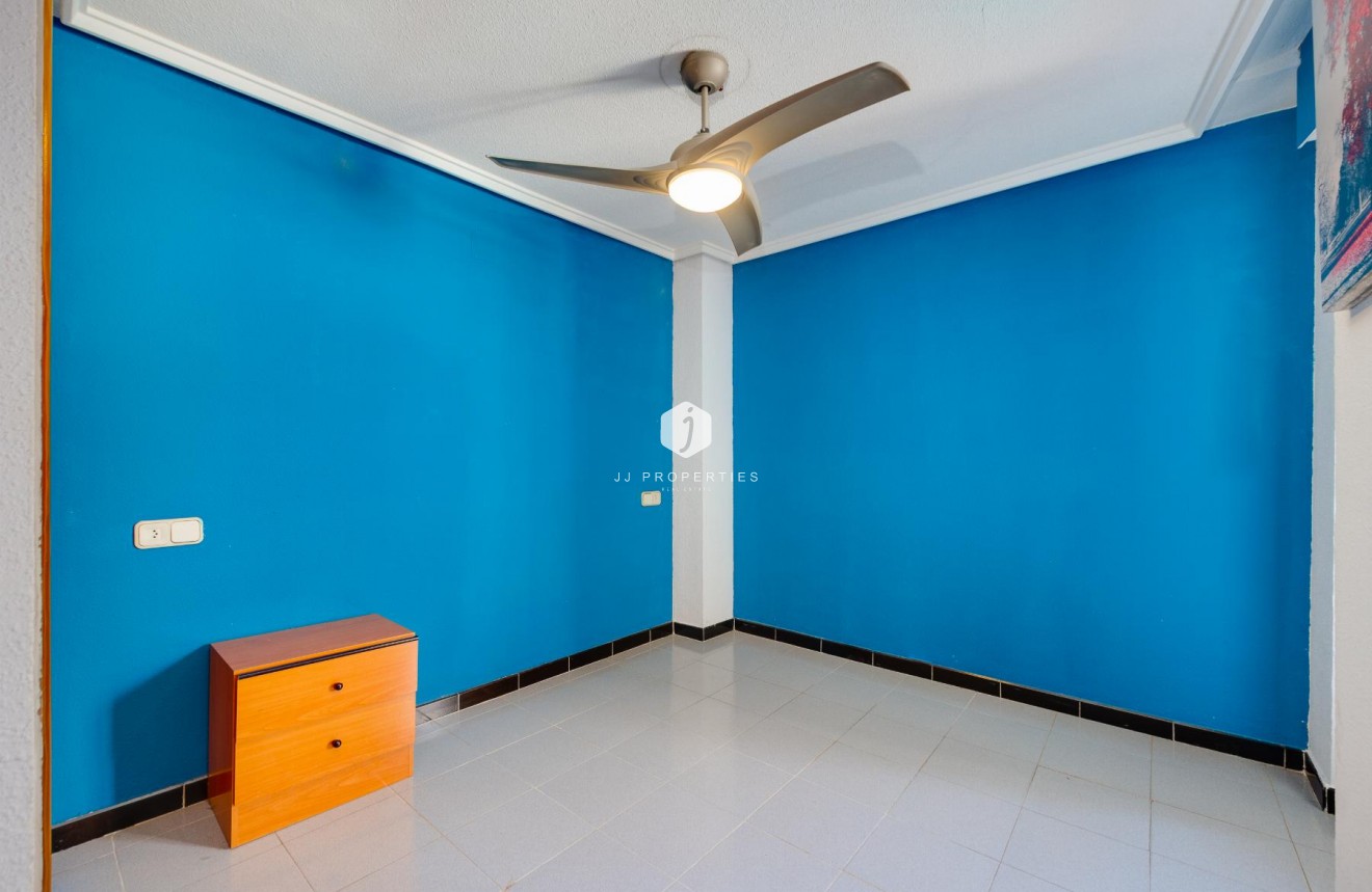 Resale - Apartment / flat -
Torrevieja - Costa Blanca