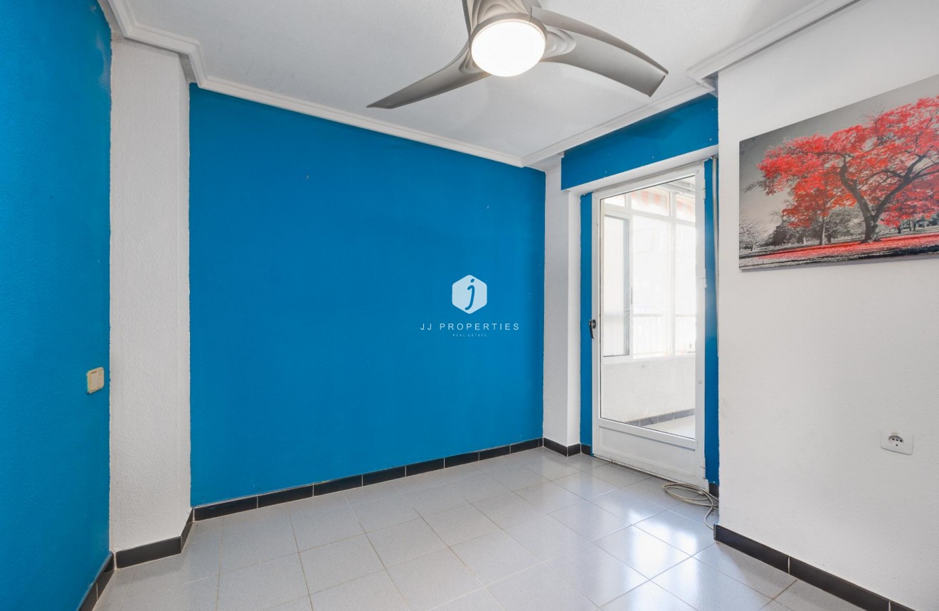 Resale - Apartment / flat -
Torrevieja - Costa Blanca