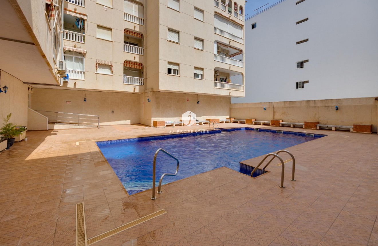 Resale - Apartment / flat -
Torrevieja - Costa Blanca