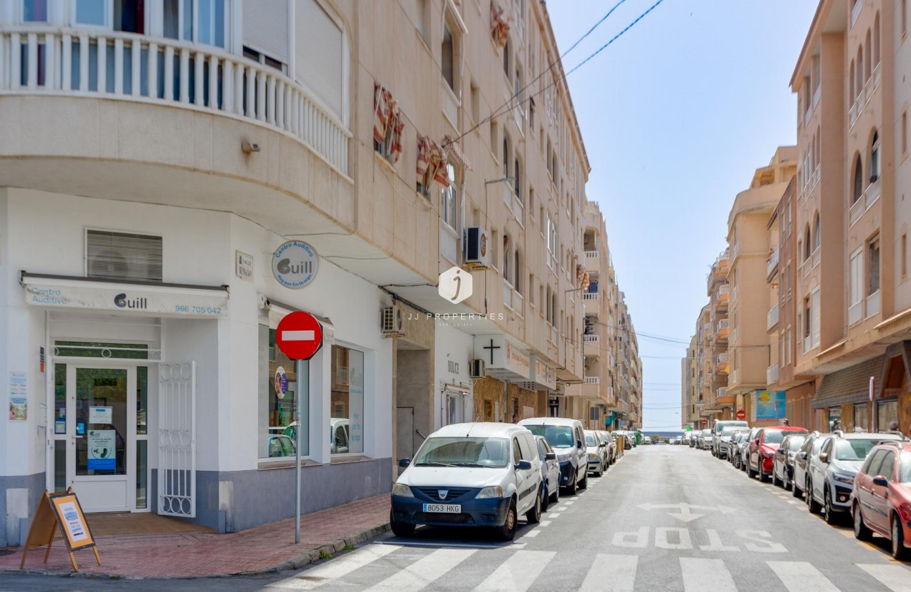 Resale - Apartment / flat -
Torrevieja - Costa Blanca