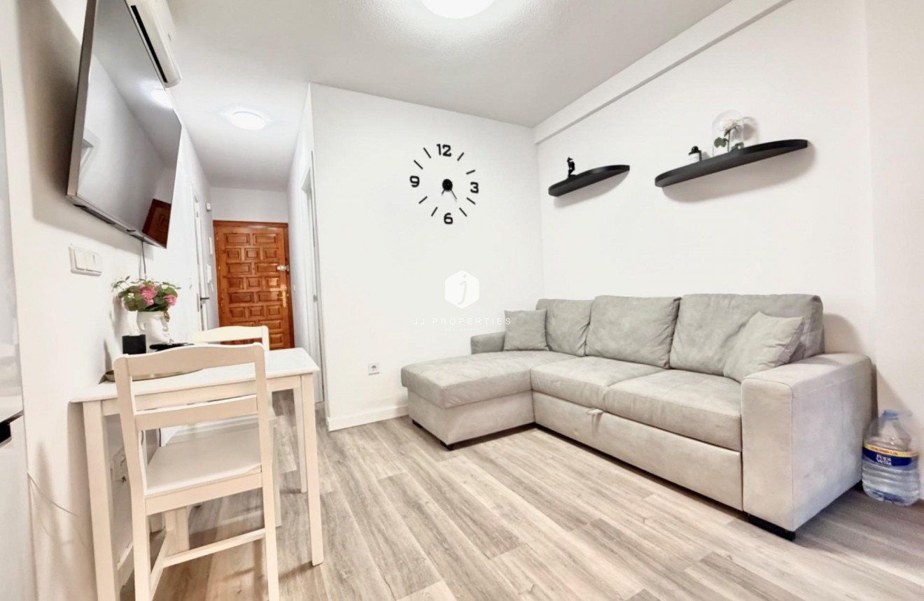 Resale - Apartment / flat -
Torrevieja - La Mata Pueblo