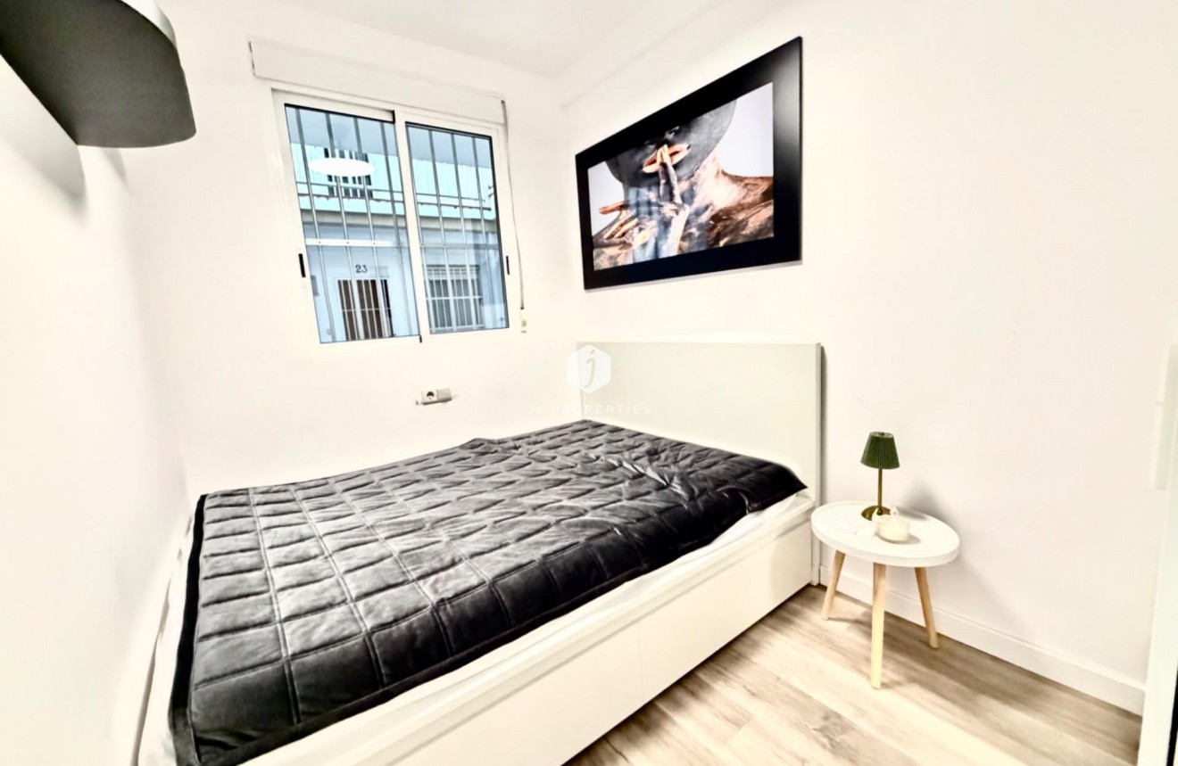 Resale - Apartment / flat -
Torrevieja - La Mata Pueblo