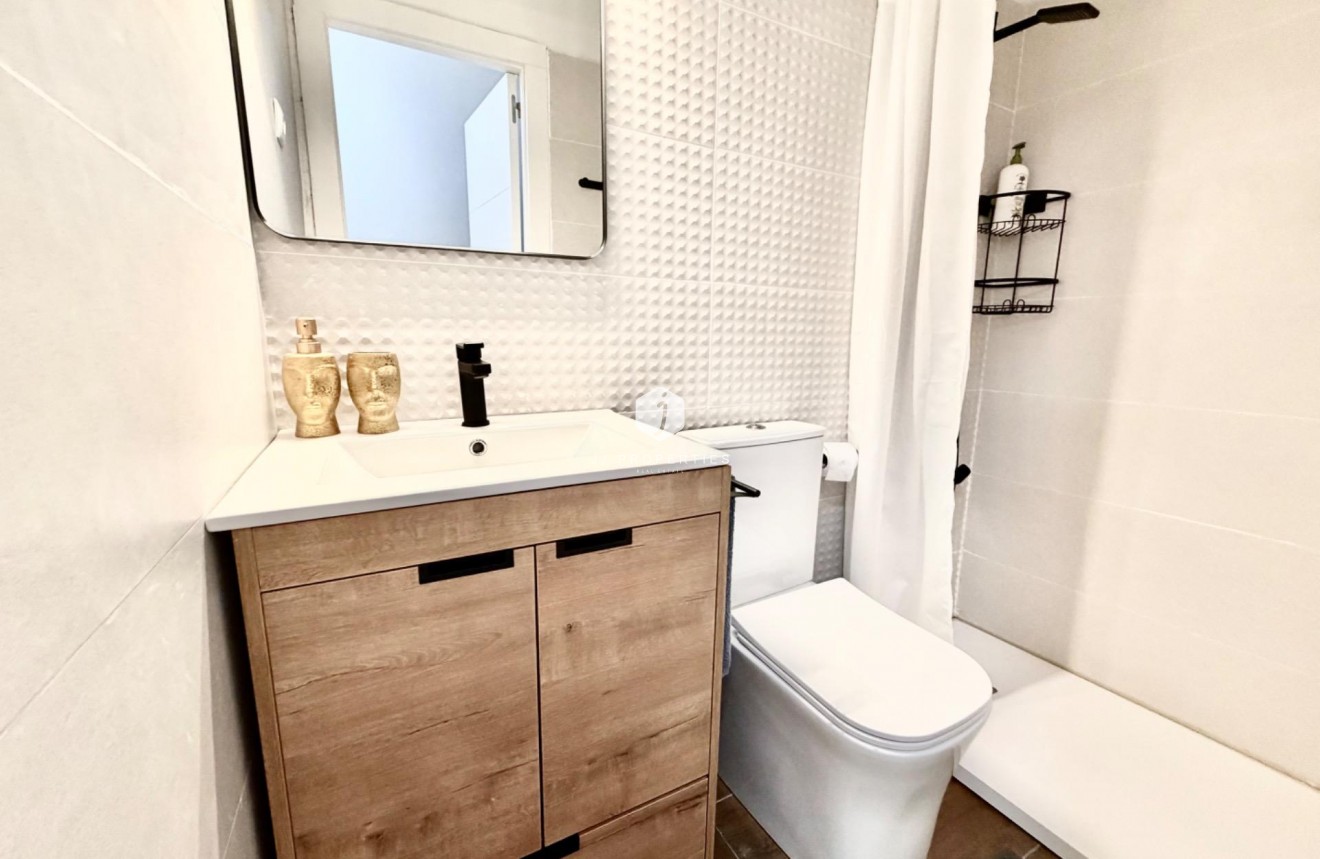 Resale - Apartment / flat -
Torrevieja - La Mata Pueblo